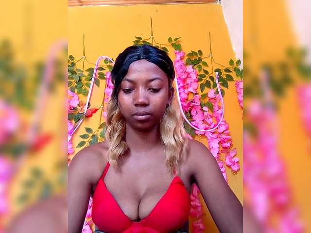 Sahsahsexy live cam on BongaCams