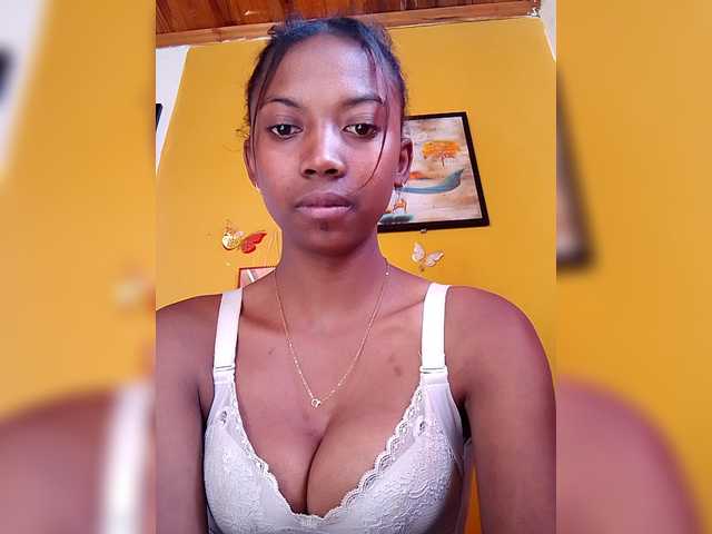 Sahsahsexy Live Cam on BongaCams