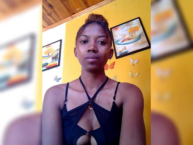 Sahsahsexy live cam on BongaCams