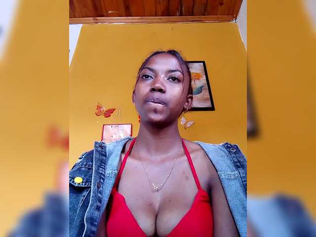 Sahsahsexy live cam on BongaCams