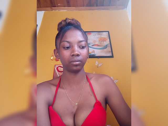 Sahsahsexy live cam on BongaCams