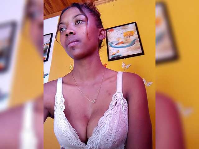 Sahsahsexy live cam on UnifiedCams