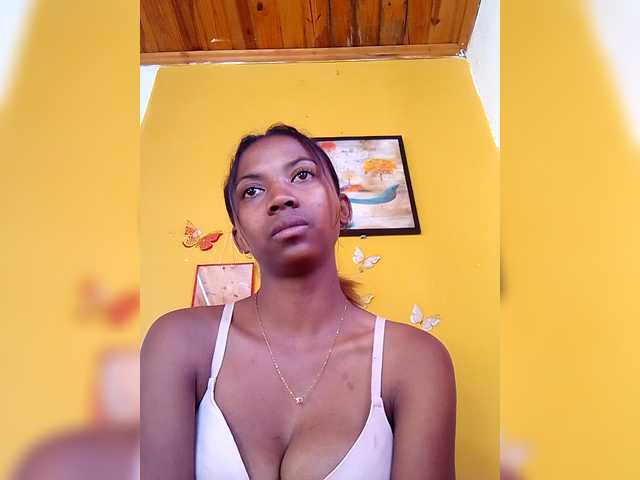 Sahsahsexy live cam on BongaCams