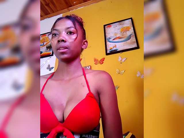Sahsahsexy live cam on BongaCams