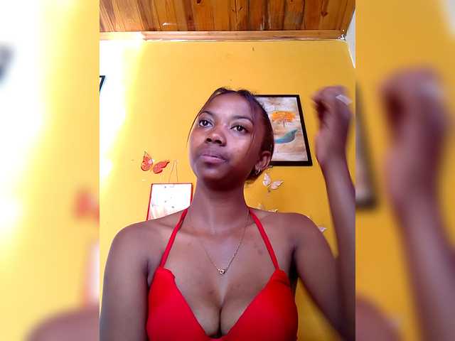 Sahsahsexy live cam on BongaCams