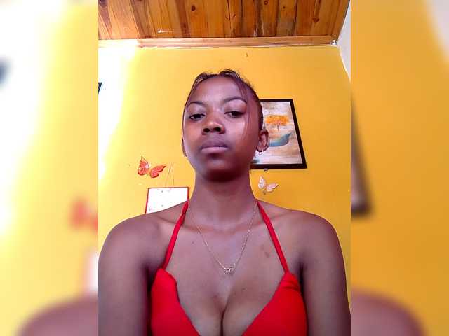 Sahsahsexy live cam on BongaCams