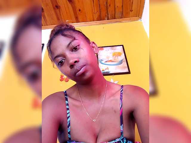 Sahsahsexy live cam on BongaCams