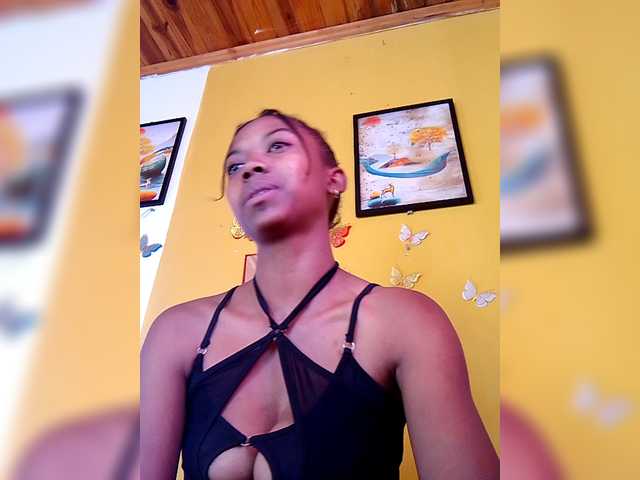 Sahsahsexy live cam on BongaCams