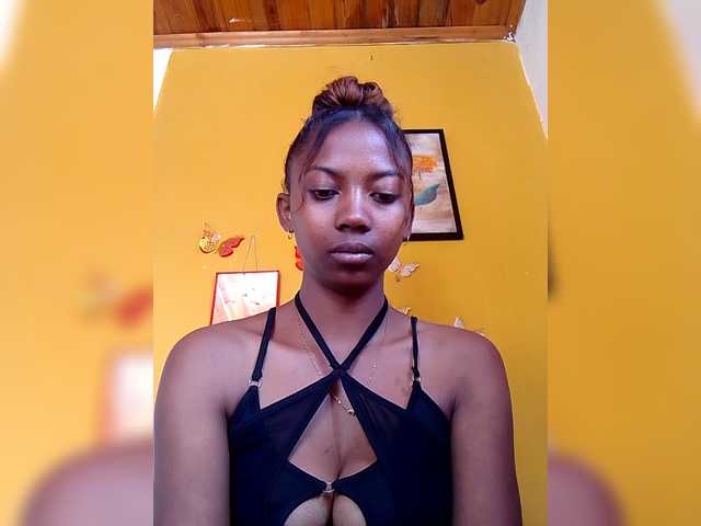 Sahsahsexy live cam on BongaCams