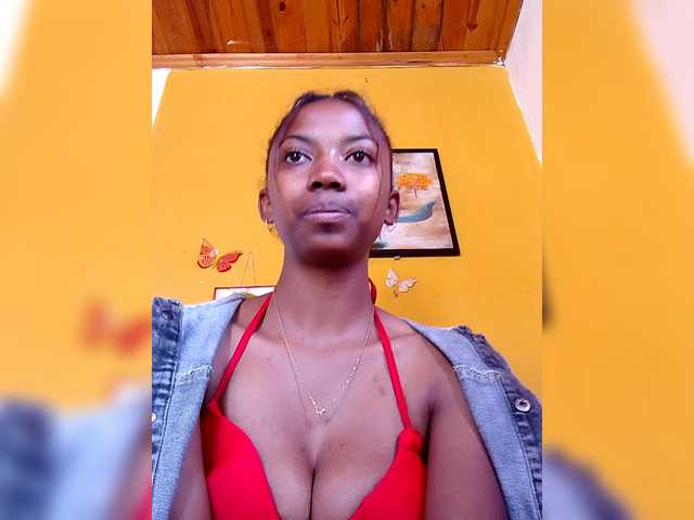 Sahsahsexy live cam on BongaCams