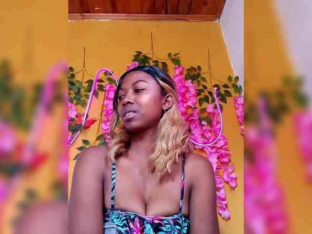 Modèle: Sahsahsexy