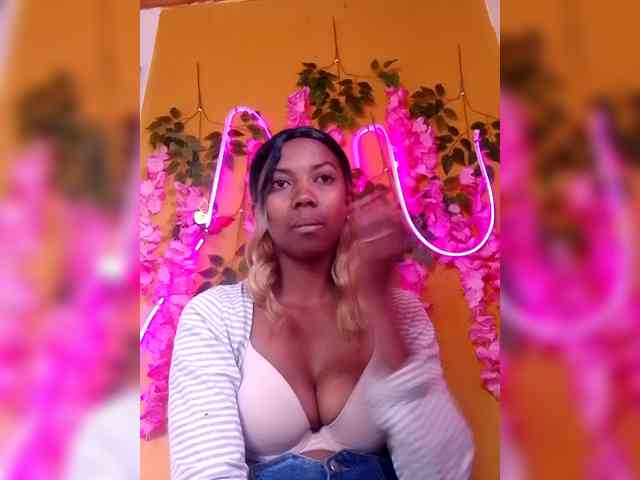 Sahsahsexy webcam