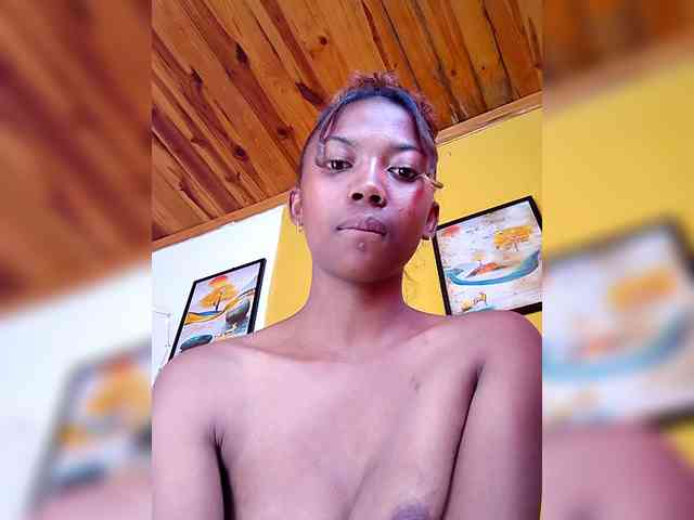 Modèle: Sahsahsexy