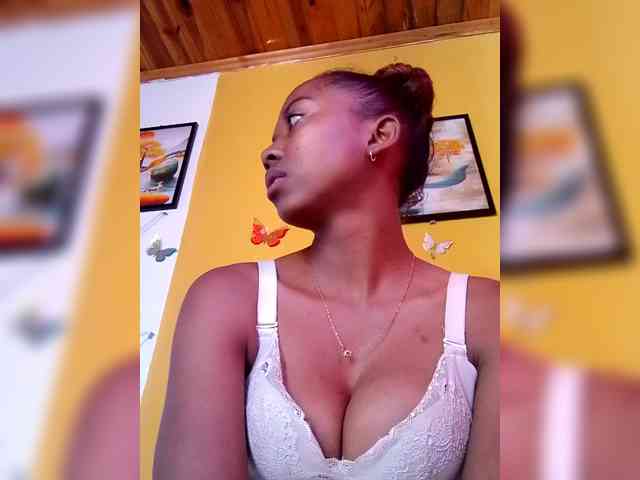 Sahsahsexy Live Webcam on BongaCams