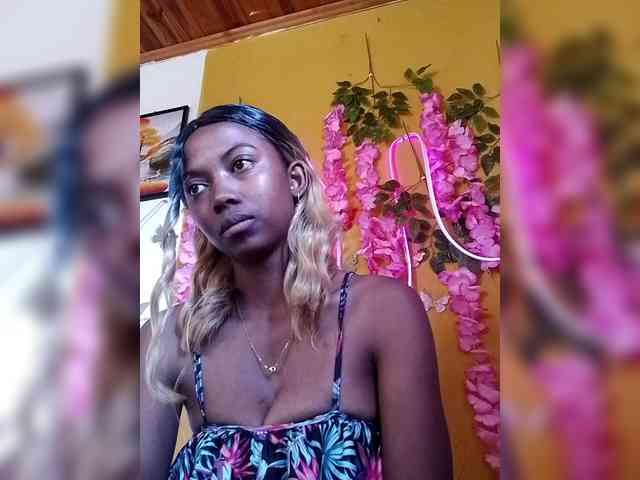 Sahsahsexy webcam