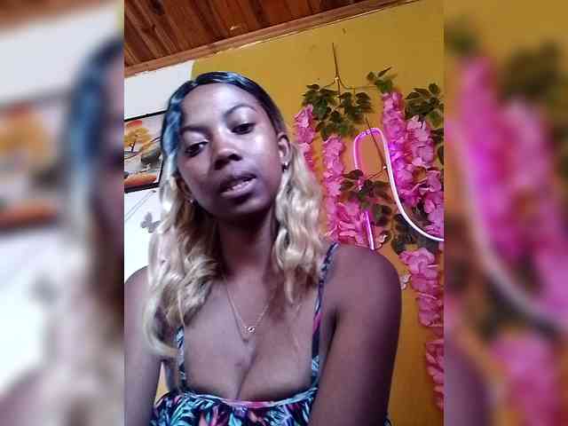 Sahsahsexy webcam