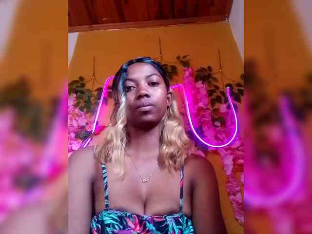 Sahsahsexy webcam