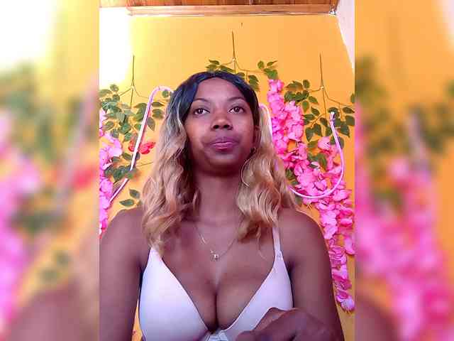 Sahsahsexy webcam