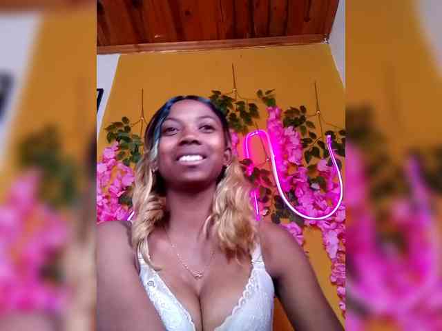 Sahsahsexy webcam