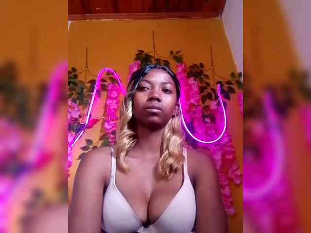 Sahsahsexy webcam