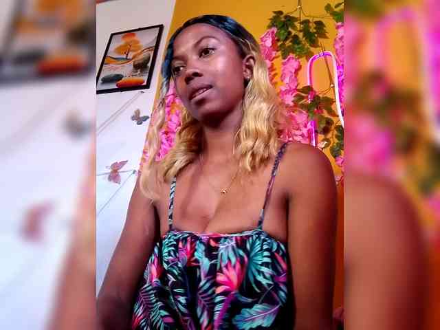 Sahsahsexy webcam