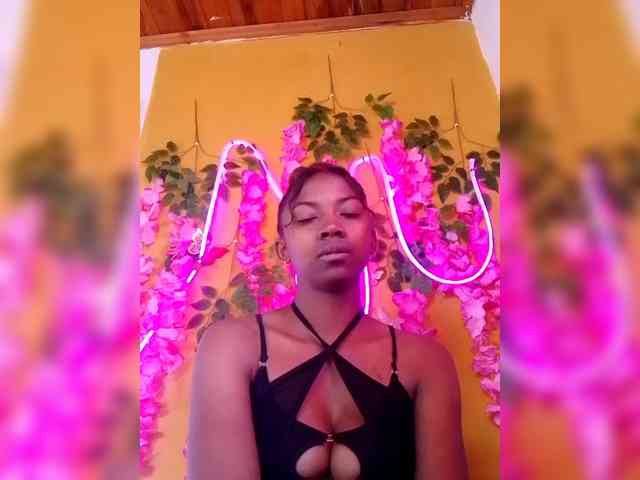 Sahsahsexy webcam