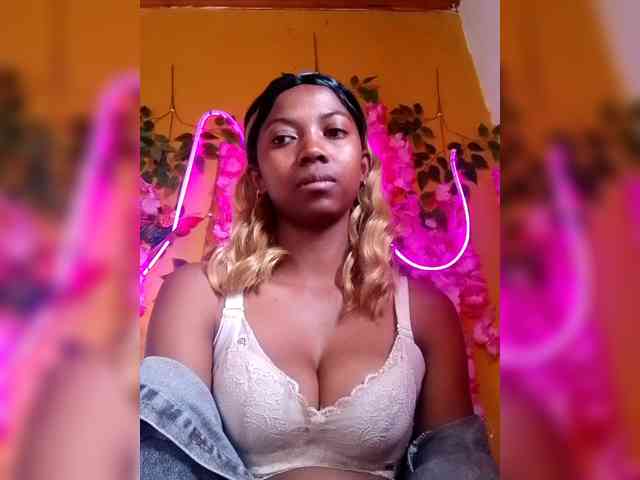 Sahsahsexy webcam