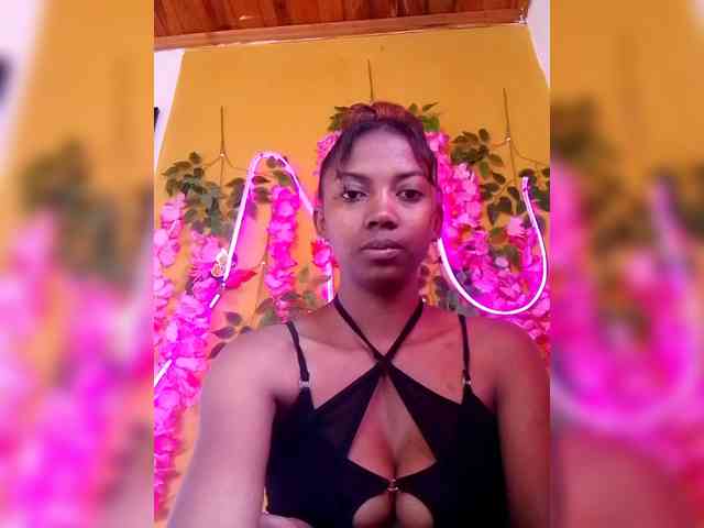 Sahsahsexy webcam