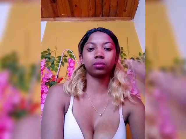 Sahsahsexy webcam
