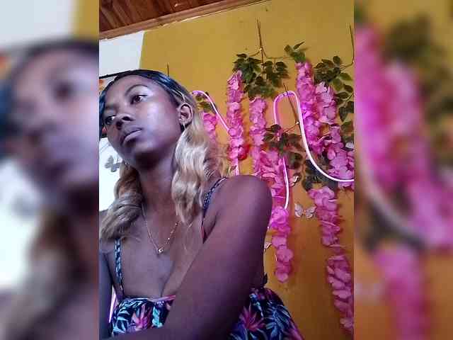 Modèle: Sahsahsexy