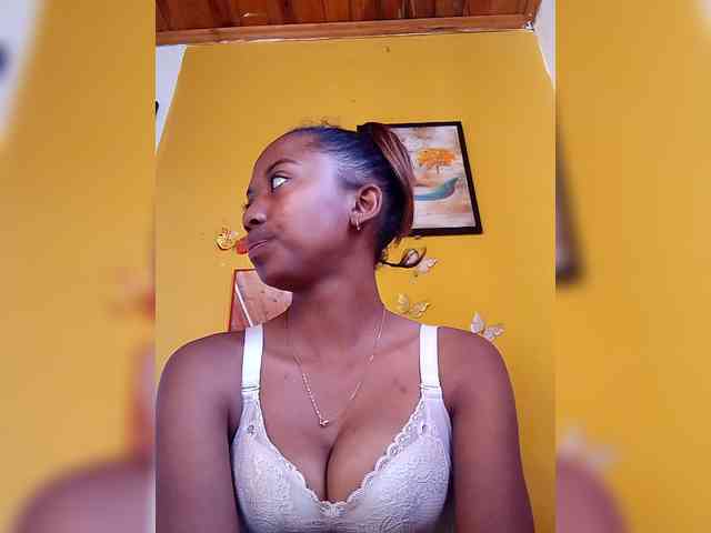 Sahsahsexy webcam