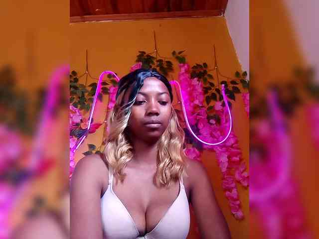 Sahsahsexy webcam