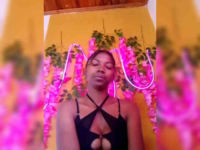 Sahsahsexy webcam