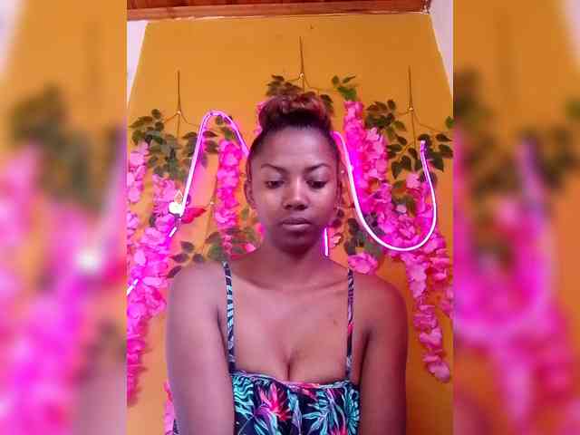 Modèle: Sahsahsexy