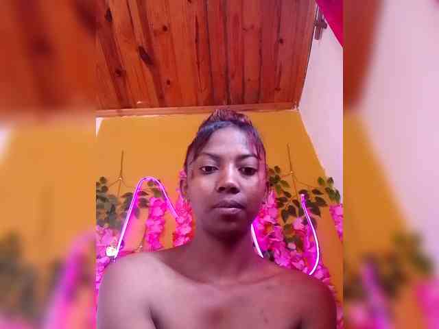 Sahsahsexy webcam