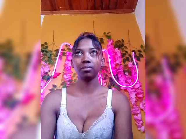 Modèle: Sahsahsexy