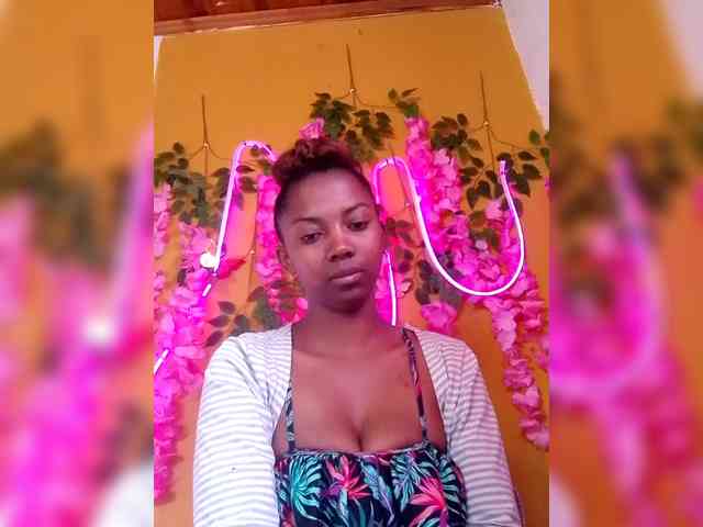Sahsahsexy webcam