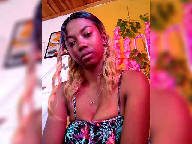 Sahsahsexy webcam