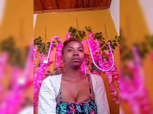 Sahsahsexy webcam