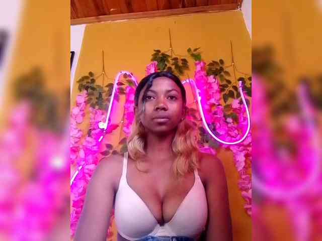Sahsahsexy webcam