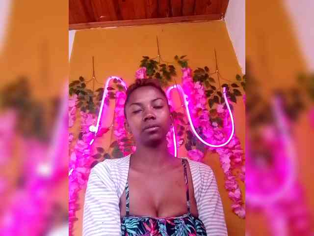 Sahsahsexy webcam