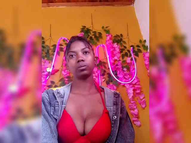 Sahsahsexy webcam
