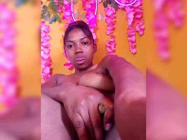 Sahsahsexy webcam