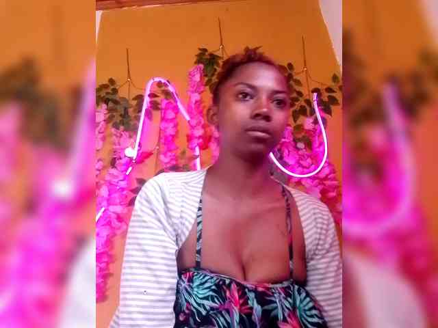 Sahsahsexy webcam