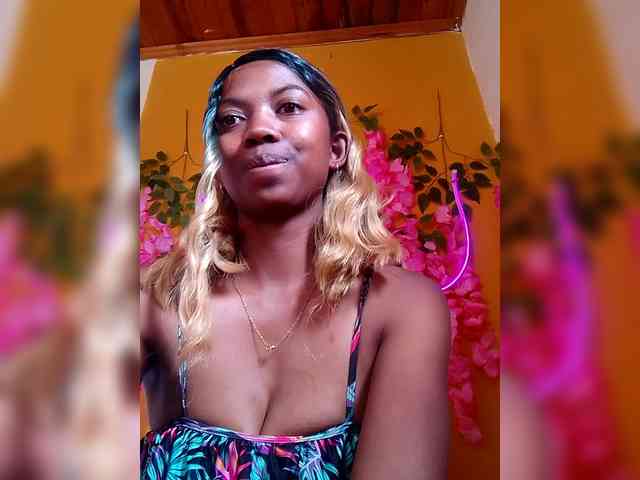 Sahsahsexy webcam