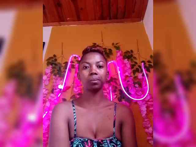 Sahsahsexy webcam