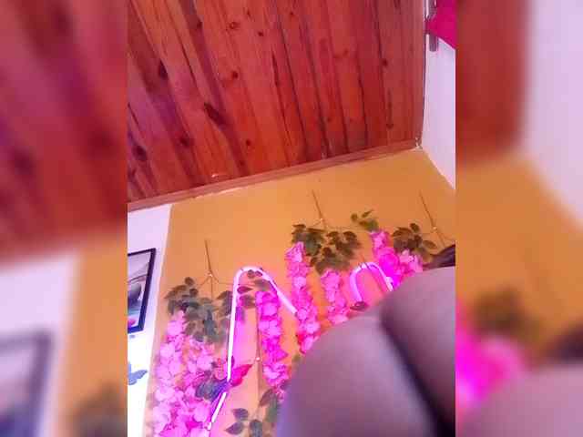 Sahsahsexy webcam