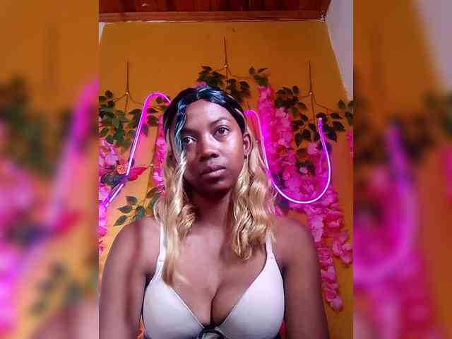 Sahsahsexy webcam