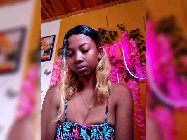 Sahsahsexy webcam