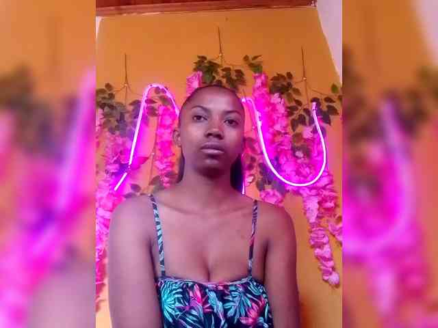 Sahsahsexy webcam